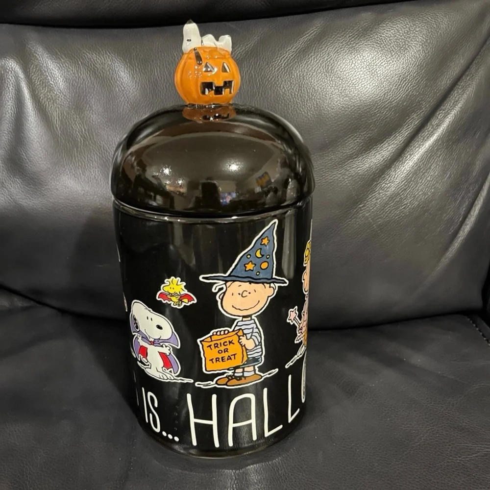 Peanuts Snoopy Halloween Canister “Hapiness is Halloween”